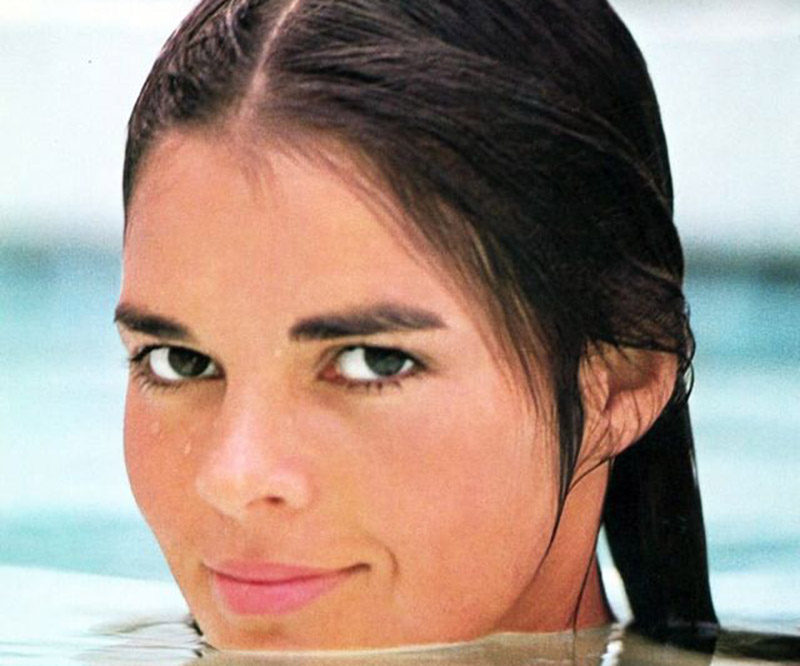 Ali MacGraw Height Age Weight
