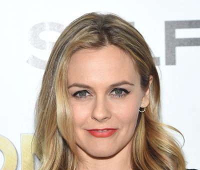 Alicia Silverstone Height Age Weight